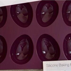Tupperware Purple Silicone Baking Mold